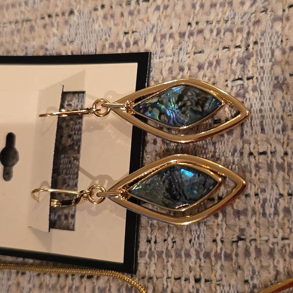 NAPIER BRAND WOMENS FASHION JEWELRY PENDANT NECKLACE & MATCHING DANGLE EARRINGS - Picture 5 of 12